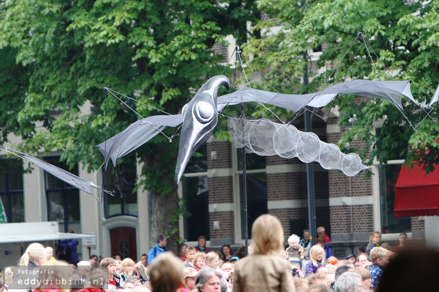 2011-07-03 Close-Act ism Theaterschip - Saurus Parade (Deventer Op Stelten) 007